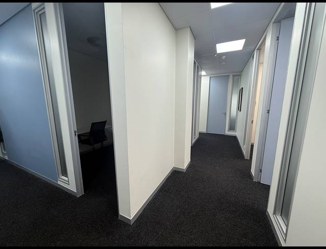 21M² OFFICE TO LET IN KILLARNEY